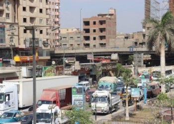 محافظ القليوبية يتجول بشارع السنترال بقليوب لبحث سبل حل الاختناقات المرورية بمداخل ومخارج المدينة