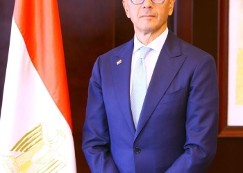 وزير الاستثمار والتجارة الخارجية يتوجه للعاصمة الألمانية برلين لتعزيز العلاقات الاقتصادية المشتركة بين البلدين في مختلف المجالات التجارية والصناعية والاستثمارية