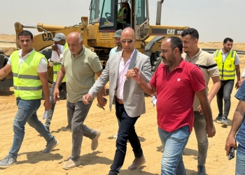وزير الإسكان يتابع مشروعات المرافق والطرق الجارية بالتوسعات الجنوبية لمدينة القاهرة الجديدة