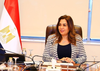 وزيرة التنمية المحلية: إزالة عقار مخالف من 7 أدوار بعين شمس وإحالة بعض المسئولين بالحي للنيابة الإدارية
