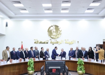 وزير قطاع الأعمال العام يستعرض إستراتيجية تطوير الشركات وتحسين نتائج الأعمال