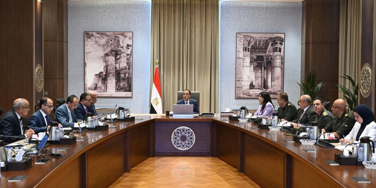 وزير الكهرباء: معدلات استهلاك الكهرباء يمكن خفضها بمساعدة المواطن لتقليل الاعتماد على الوقود التقليدي