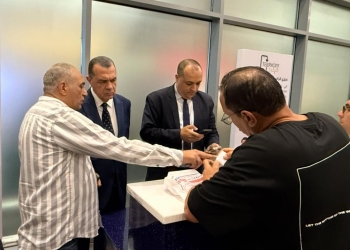 نائب وزير المالية ورئيس مصلحة الجمارك فى جولة ميدانية بمطار القاهرة: حريصون على تسهيل وسرعة إنهاء الإجراءات الجمركية للعائدين من الخارج