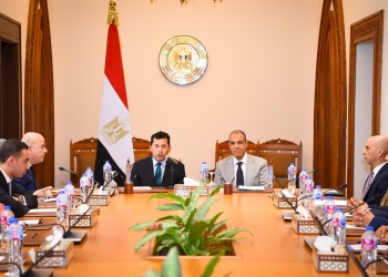 بدر عبدالعاطي يستقبل وزير الشباب والرياضة.. ويلتقي مجموعة من الشباب المشاركين في نموذج محاكاة مجلس الشيوخ