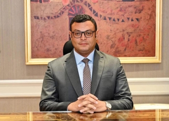 وزير الإسكان يُصدر 24 قراراً لإزالة مخالفات بناء بمدينتي السادات ودمياط الجديدة