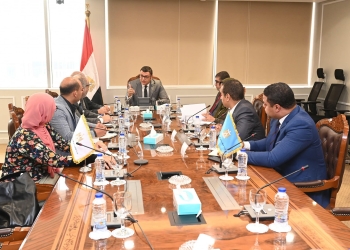 وزير الإسكان يتابع مشروع المماشي السياحية بمدينة الشيخ زايد