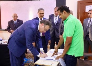 رئيس الجهاز المركزي للتنظيم والإدارة يدلي بصوته في انتخابات مجلس الشيوخ ويدعو المواطنين للمشاركة الفاعلة