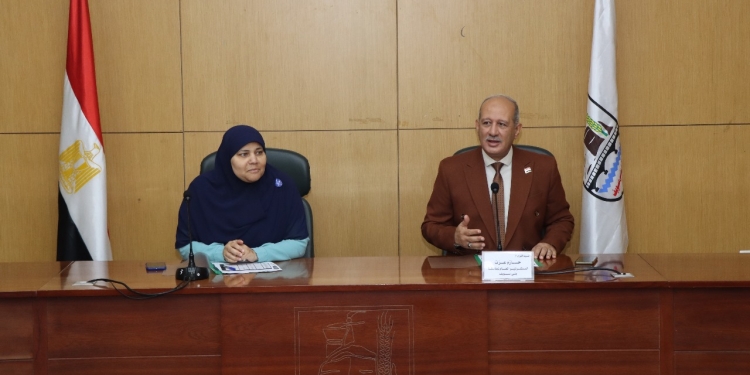 سكرتير عام بنى سويف يترأس اجتماع مراجعة موقف الاستجابة للشكاوى الحكومية الموحدة