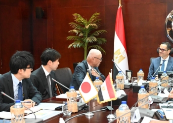 وزير الاستثمار  يستقبل السفير الياباني بالقاهرة لبحث آفاق التعاون الاقتصادي بين البلدين