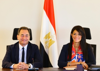 وزيرة التخطيط والتنمية تبحث مع السفير الفرنسي آليات تنفيذ اتفاق الشراكة الاقتصادية في مجالات التنمية البشرية والبنية التحتية
