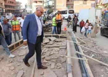 محافظ القليوبية يتفقد أعمال تطوير ورصف شارع “مصرف الحصة” بطوخ