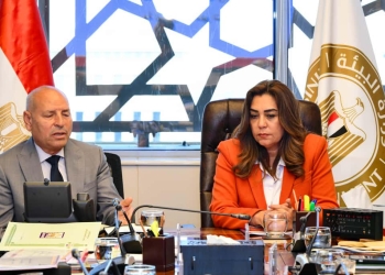 “منال عوض” تبحث إجراءات النقل الآمن لمجزر البساتين إلى ١٥ مايو وتطوير المنطقة المحيطة