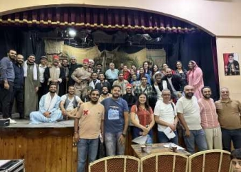 بالصور..”سينما 30″ كوميديا تنتصر للتنوير في مهرجان شبرا الخيمة للمسرح