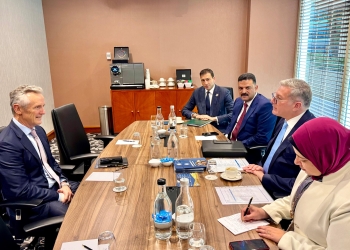 وزير البترول يعقد لقاءً مع الرئيس التنفيذي لشركة أرجوناوت لتعزيز التعاون الاستثماري في قطاع التعدين