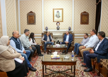 وزير قطاع الأعمال العام يلتقي محافظ الغربية خلال زيارته لشركة مصر للغزل والنسيج بالمحلة الكبرى