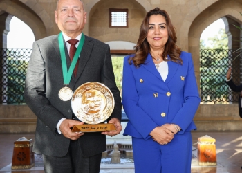 محافظ القاهرة يفوز بجائزة أفضل محافظ عربي.. و”الأسمرات” أفضل مبادرة عربية لتنمية المجتمع