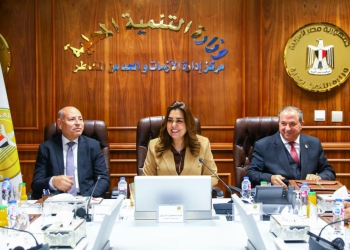 وزيرة التنمية المحلية تناقش مع محافظ القاهرة مقترح تطوير المرحلة الثانية من سوق العتبة