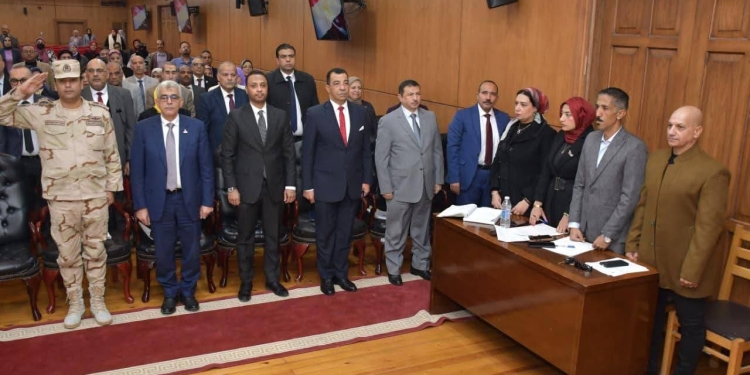 محافظ بورسعيد يترأس جلسة أعمال المجلس التنفيذي للمحافظة