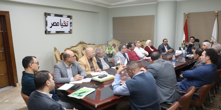 نائب محافظ بني سويف يبحث آليات تطوير منظومتي إدارة الأصول والصيانة والتشغيل بالمحافظة