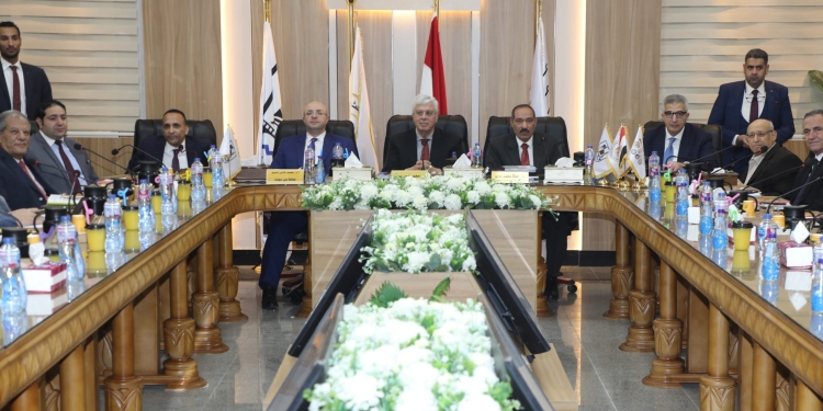 وزير التعليم ومحافظ بني سويف يشهدان اجتماع مجلس شؤون المعاهد العليا الخاصة.. ويتفقدان أقسام مجمع المعاهد ببياض العرب