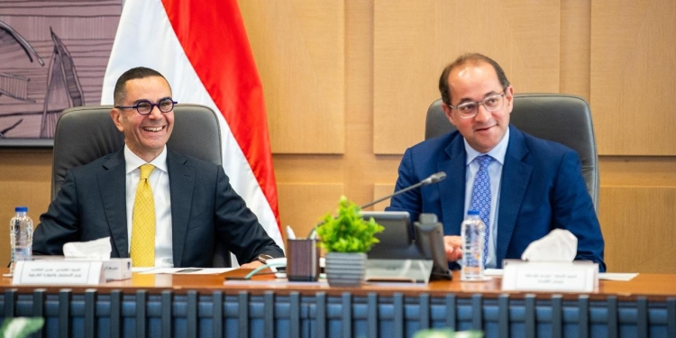 وزيرا المالية والاستثمار يشهدان توقيع تعاون بين «الجمارك» والتمثيل التجارى المصرى