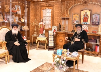 البابا تواضروس يستقبل الأنبا أولجيوس والأنبا ثيئودوسيوس لتقديم التهنئة بعيد الميلاد
