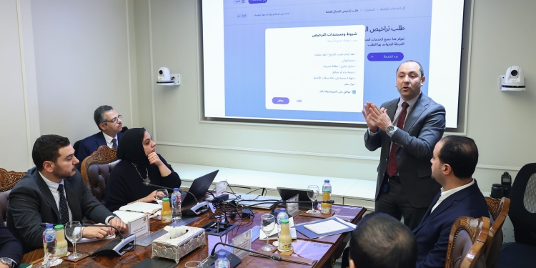 تبسيط إجراءات تراخيص المحال العامة على المواطنين وتقديم تخفيضات في دفع الرسوم لتشجيع أصحاب المحلات
