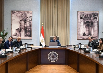 رئيس الوزراء يتابع الموقف التنفيذي للمشروعات في قطاع الطاقة وجهود جذب المزيد من الاستثمارات