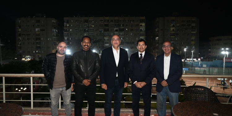 وزير الشباب يتفقد نادي التوفيقية للتنس