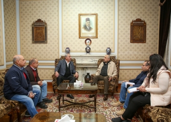 وزير قطاع الأعمال العام يستهل زيارته لشركة مصر للغزل والنسيج بالمحلة الكبرى بلقاء محافظ الغربية