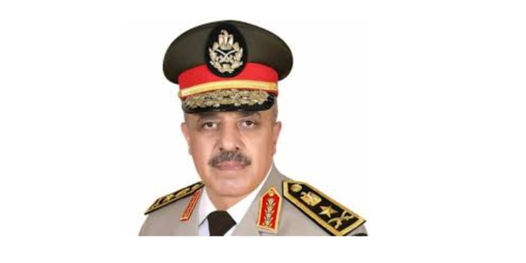 الفريق أحمد خليفة رئيس أركان حرب القوات المسلحة يعود إلى أرض الوطن عقب إنتهاء زيارته الرسمية إلى سلطنة عُمان