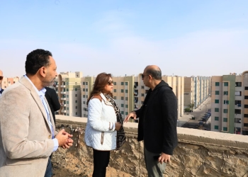 ” منال عوض ” فى جولة لمقلب السلام و تتفقد آبار و شبكة سحب الغاز الناتج عن المقلب ومعالجتة تمهيداً للربط على شبكة الكهرباء