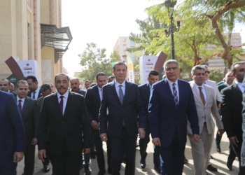 وزير الزراعة ومحافظو مطروح والقاهرة والجيزة يتفقدون مهرجان القاهرة الدولي للتمور بالمتحف الزراعي