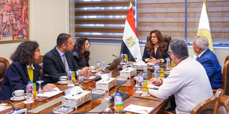 منال عوض تبحث مع وفد جمعية تنمية الزمالك مجالات التعاون المشترك