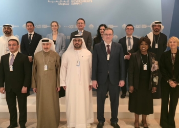 رئيس التنظيم والإدارة يشارك في القمة العالمية للحكومات ويؤكد أهمية التوظيف القائم على المهارات