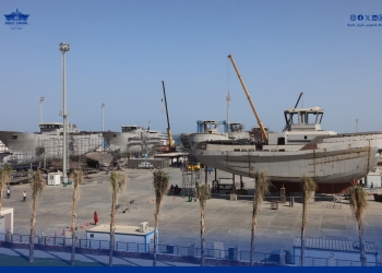 خلال جولته التفقدية بترسانة جنوب البحر الأحمر .. الفريق أسامة ربيع:” انتهاء أعمال التجارب والتسليم للقاطرتين “عزم 3″ و”عزم 4″ بقوة شد 90طن”