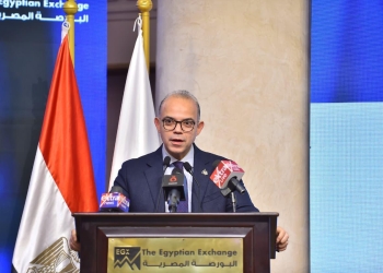وزير الاستثمار والتجارة الخارجية يشارك في قرع جرس تداول البورصة بحضور نائب رئيس الوزراء للشؤون الاقتصادية ومحافظ البنك المركزي