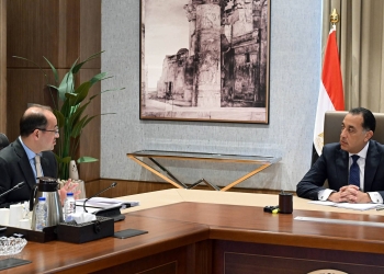 رئيس الوزراء يبحث مع وزير المالية تطورات المراجعة الجارية مع صندوق النقد الدولي