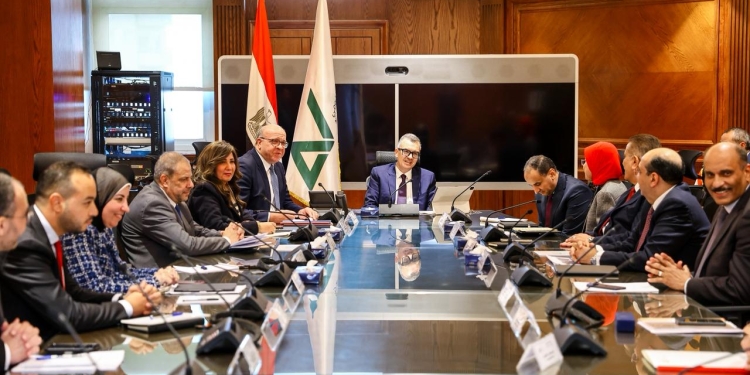 وزير التخطيط تؤكد أن الأرتقاء بأداء بنك الاستثمار القومي كركيزة لرفع كفاءة الاستثمار العام