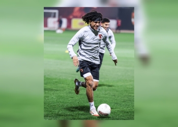 طبيب الأهلي: إصابة مروان عثمان بجرح قطعة في الوجه لن تمنعه من المشاركة في مباراة سموحة