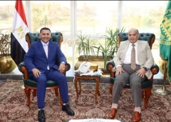 محافظ القليوبية يلتقي رئيس شركة “نهضة مصر” لمتابعة منظومة النظافة بشبرا الخيمة والخصوص