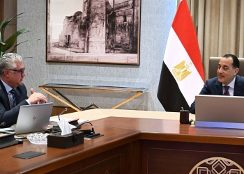 رئيس الوزراء يتابع الموقف التنفيذي لمشروعات المنطقة الاقتصادية لقناة السويس