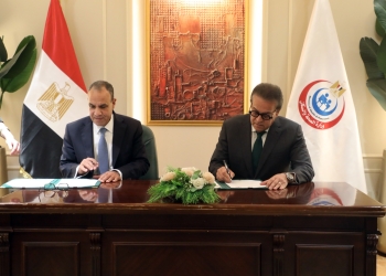 وزيرا الصحة والخارجية يوقعان بروتوكول “علاجك في مصر”
