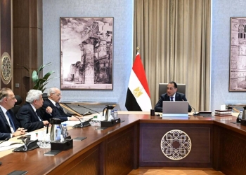الحكومة: أهمية المصارحة مع الرأي العام بشأن التحديات المرتبطة بالحرب وتوضيح الإجراءات المطلوبة والضرورية للتعامل معها