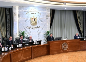لجنة الأزمات توصي بتعليق قرارات إغلاق المحال والمراكز التجارية والمطاعم والكافتيريات خلال أسبوع أعياد المواطنين الاقباط