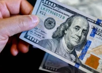 استمرار ارتفاع سعر” الدولار” أمام الجنيه ليتجاوز 49 جنيهًا