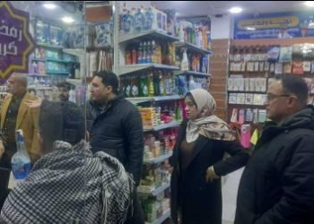 حملة مكبرة بمدينة قليوب تضبط وتعدم سلعًا غذائية فاسدة وتحرر محاضر للمخالفين