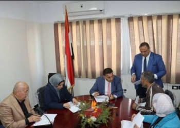 وزير الزراعة يبحث مع محافظ الوادي الجديد التوسع في زراعة المحاصيل الاستراتيجية بالمحافظة