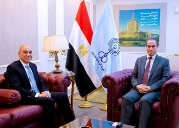 رئيس “الوطنية للإعلام” يلتقي السفير علاء يوسف لبحث سبل التعاون