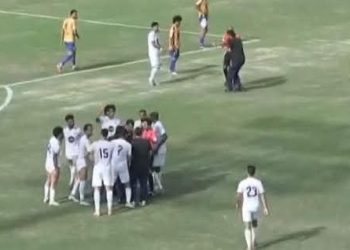 واقعة مثيرة في دوري المحترفين.. إلغاء ركلة جزاء بـ”هاتف محمول” يشعل مباراة طنطا والمصرية للاتصالات